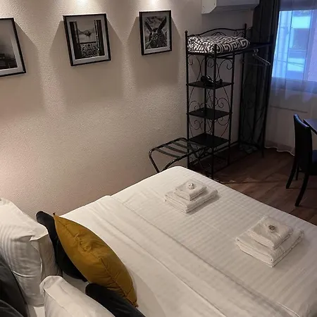 Hotel Au Bec Fin 2*