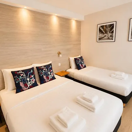 Des 4 Soleils Hotel 2*