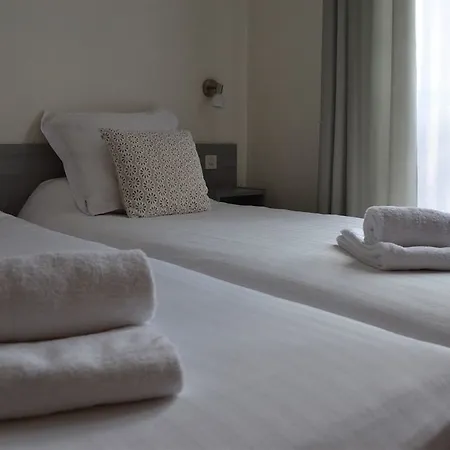 Hotel Des 4 Soleils 2*