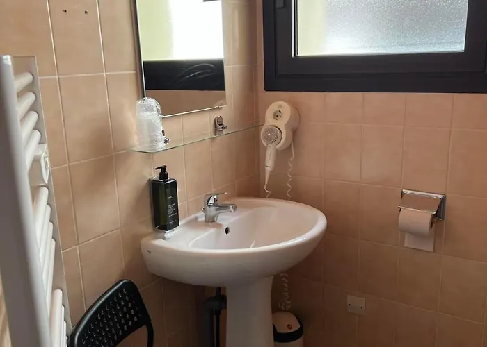 Hotell Des 4 Soleils Aix-les-Bains