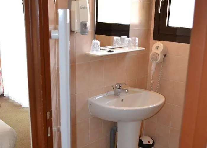 Hotell Des 4 Soleils 2*